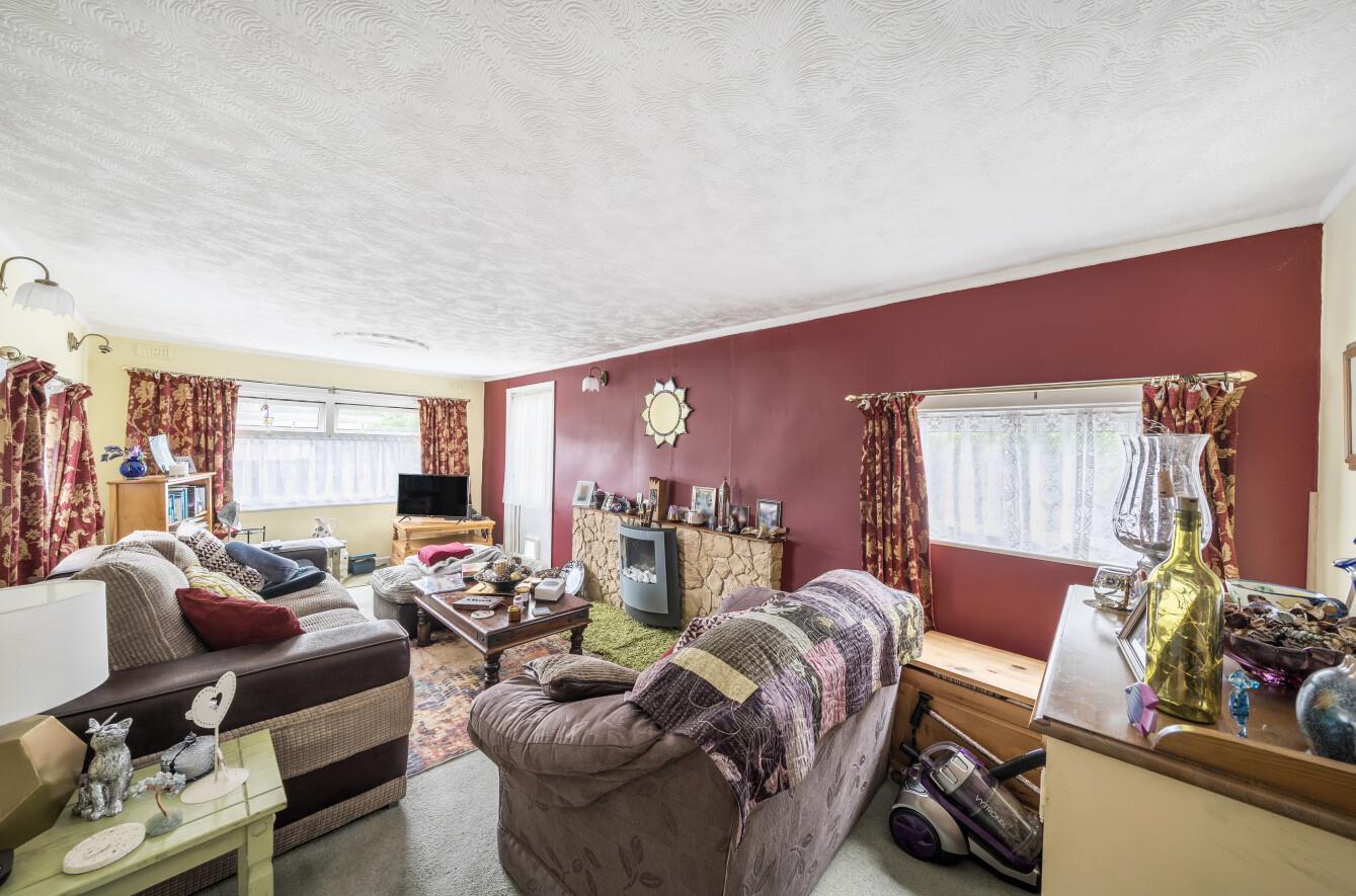 Oakland Park, Fforestfach, Swansea, SA5 4BX